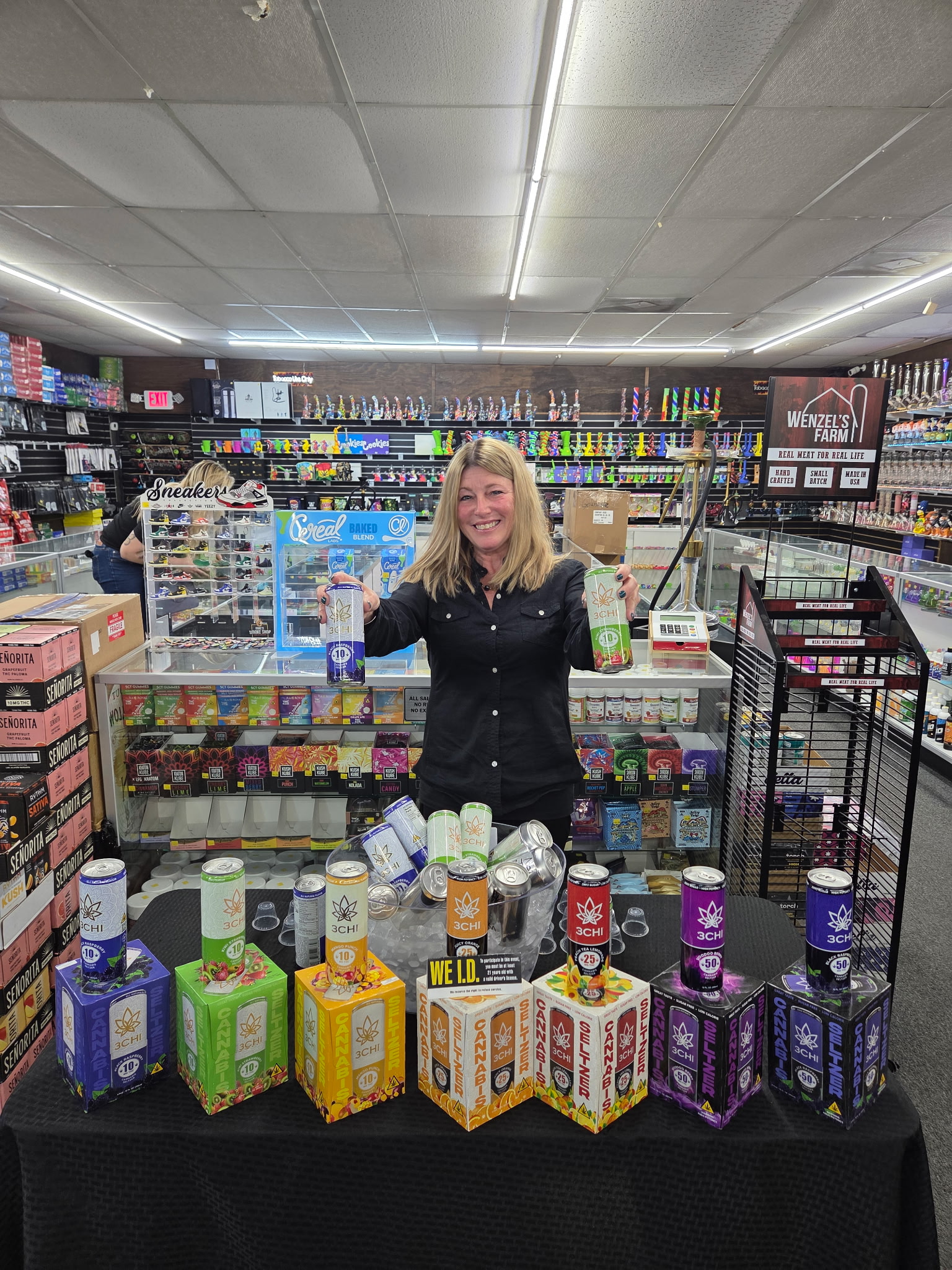 HempSafe certified brand ambassador at 3Chi sampling event in Florida smoke shop